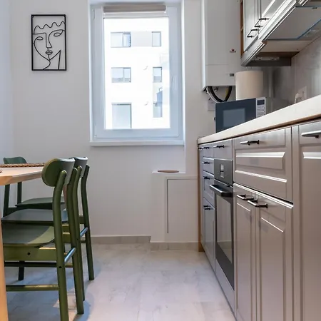 Mohost Green - Your Cozy Studio With Mountain Views Brassó
